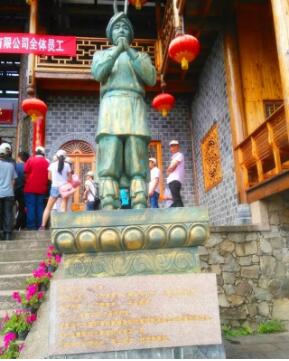 春末夏初，我们一起游进土家民族文化