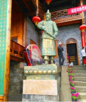 春末夏初，我们一起游进土家民族文化