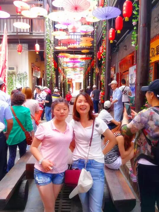 春末夏初,我们一起游进土家民族文化