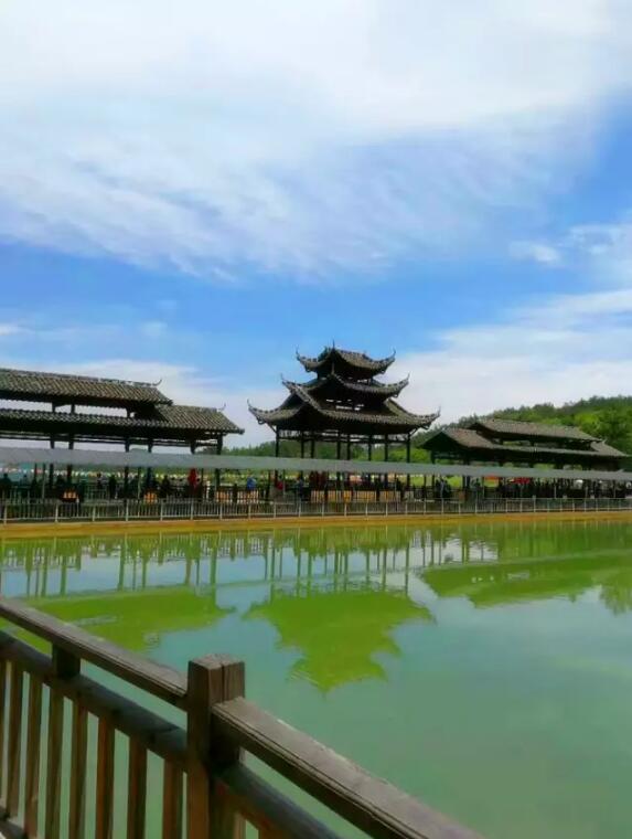 春末夏初,我们一起游进土家民族文化